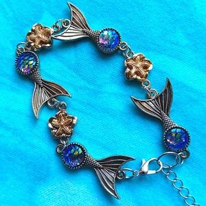 NWOT Gorgeous Silvertone Mermaid Tail